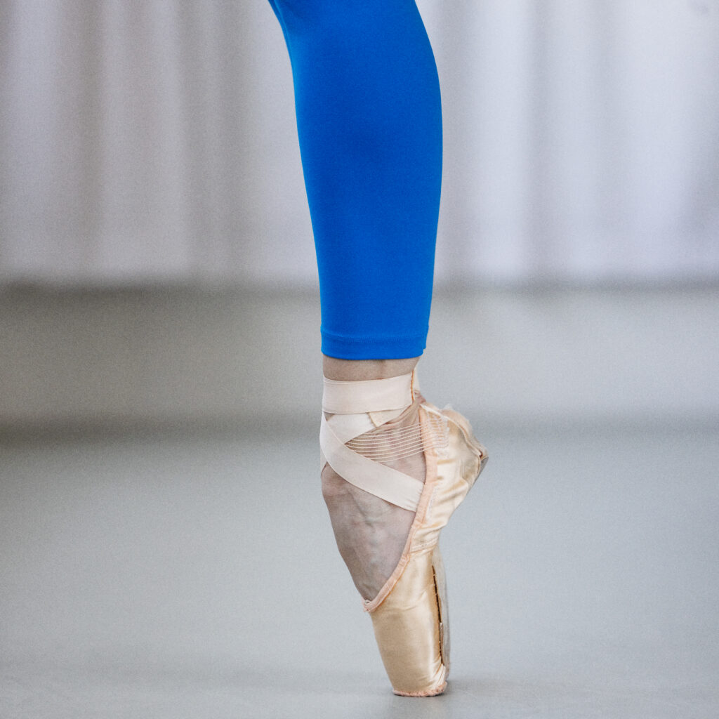 Beyond Support Tights - Azure Blue - Image 7